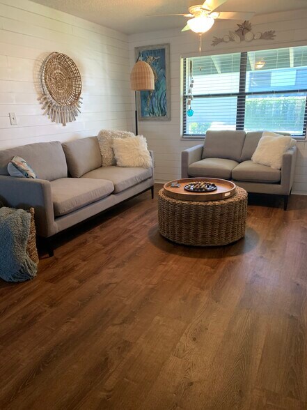 Livingroom - 1411 NE 14th Ct