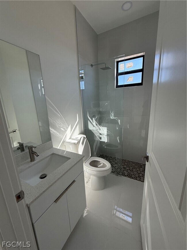 Building Photo - 331 Rawlings Ave