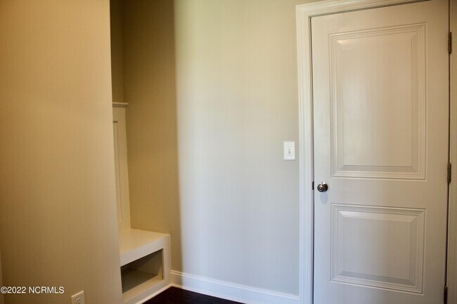 Building Photo - 368 Wheatfield Way