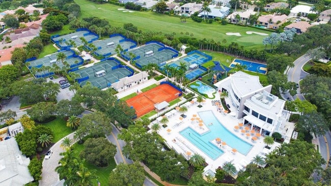 Building Photo - 7351 Valencia Dr