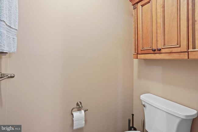 Building Photo - 2442 Garnett Dr