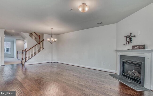 Building Photo - 1427 Chanery Ct