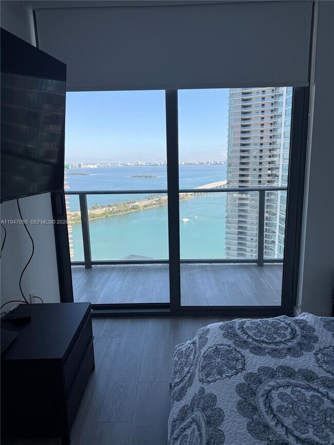 Building Photo - 501 NE 31st St