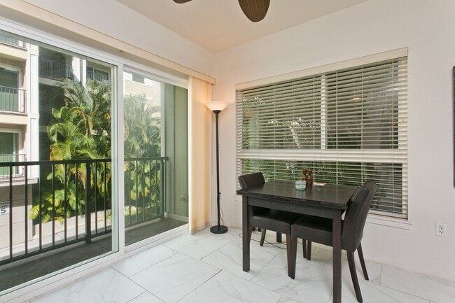 Building Photo - Available October 15th, One Bedroom One Ba...