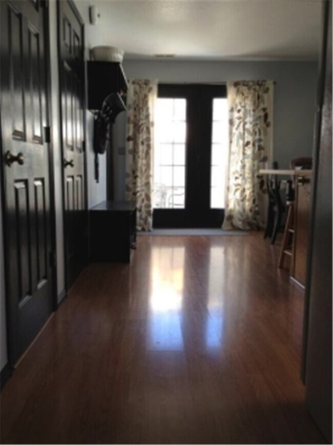 Building Photo - 144 Coventry Pl