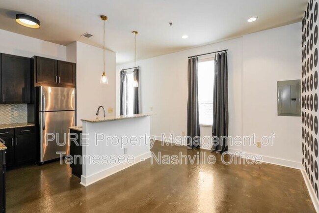 Building Photo - 210 30th Ave N