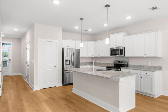 Building Photo - 219 Skylah Ln