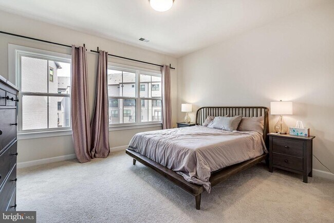 Building Photo - 2335 Water Promenade Ave