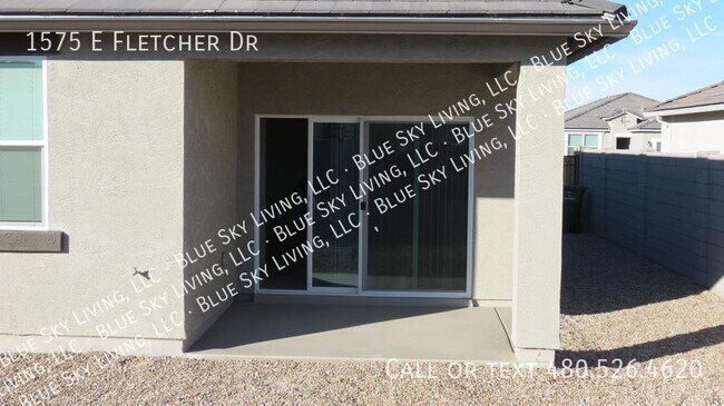 Building Photo - 1575 E Fletcher Dr