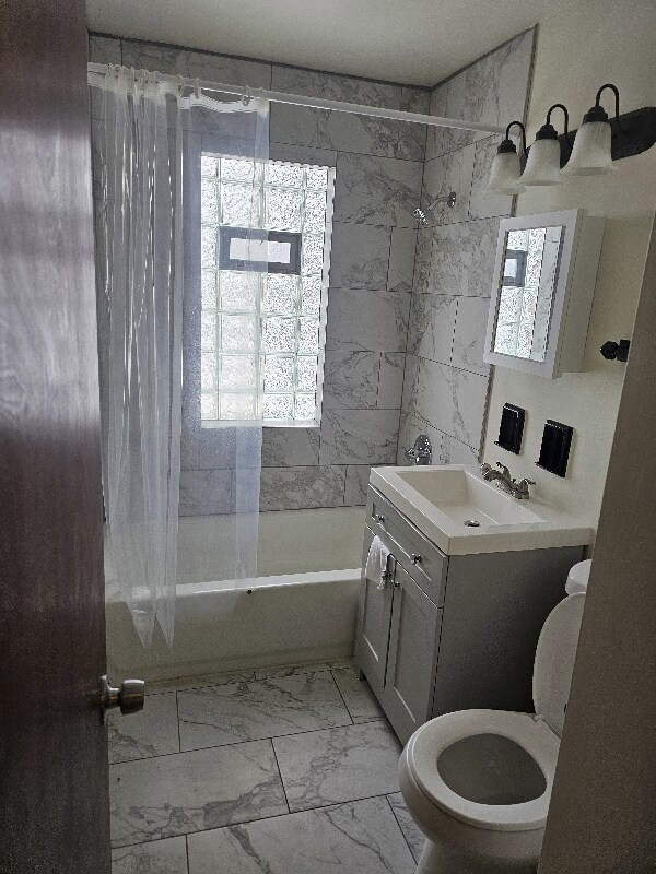 Building Photo - 7816 W Lisbon Ave