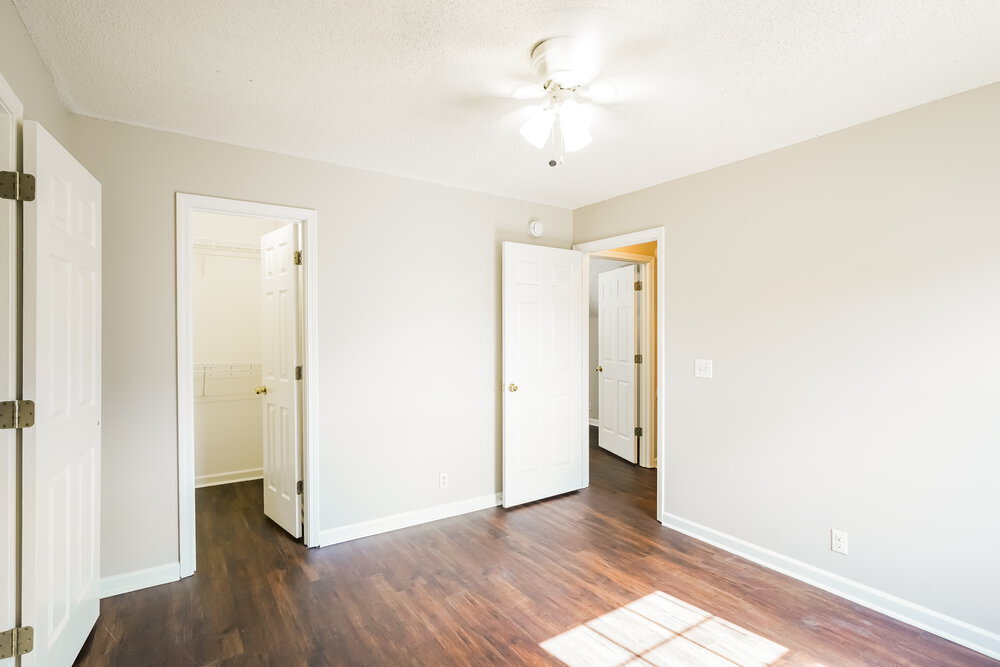 Building Photo - 1464 Rochester Dr