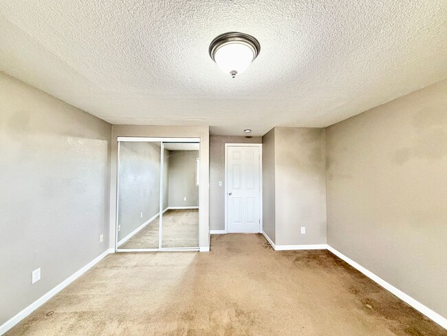 Building Photo - Wheat Ridge 2-story