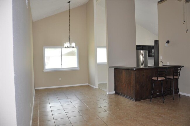 Building Photo - 4715 Glendower Dr
