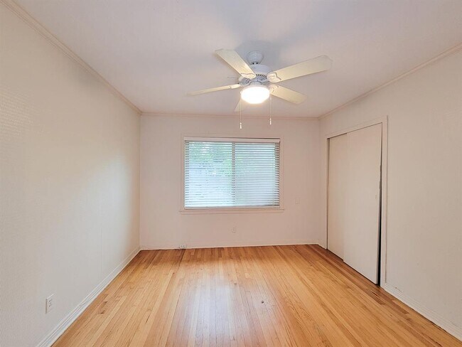 Building Photo - 2249 Branard St