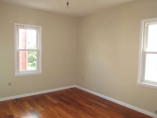 Building Photo - 2 Bedroom, 1 Bath Townhome in trendy Bloomfield.  Convenient!