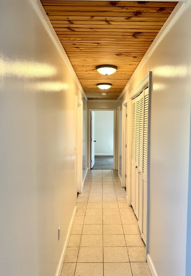 Building Photo - Cute newer home with large fenced yard!