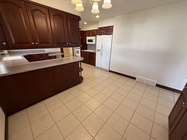 Building Photo - 3201 7th Ave S