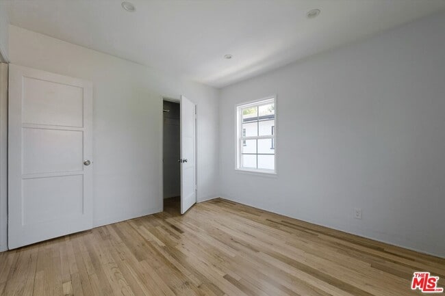 Building Photo - 11683 Chandler Blvd