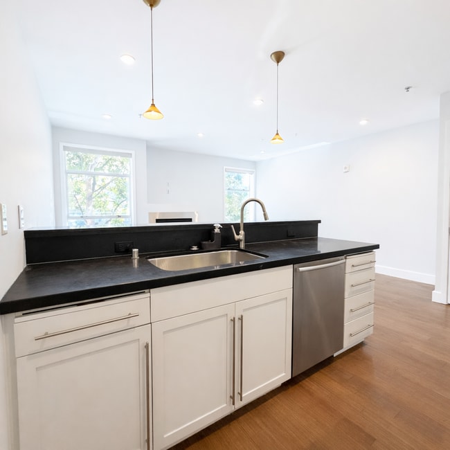 Building Photo - 1738 Lombard St