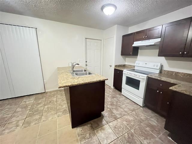 Building Photo - 575 Manco Rd