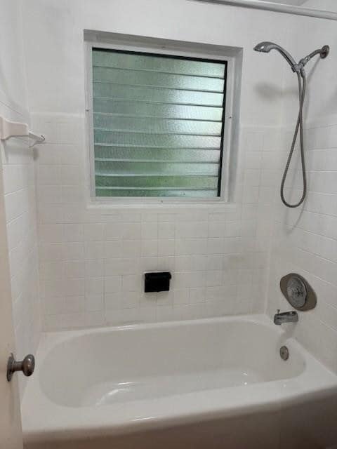 Building Photo - 1911 NE 8th Ct