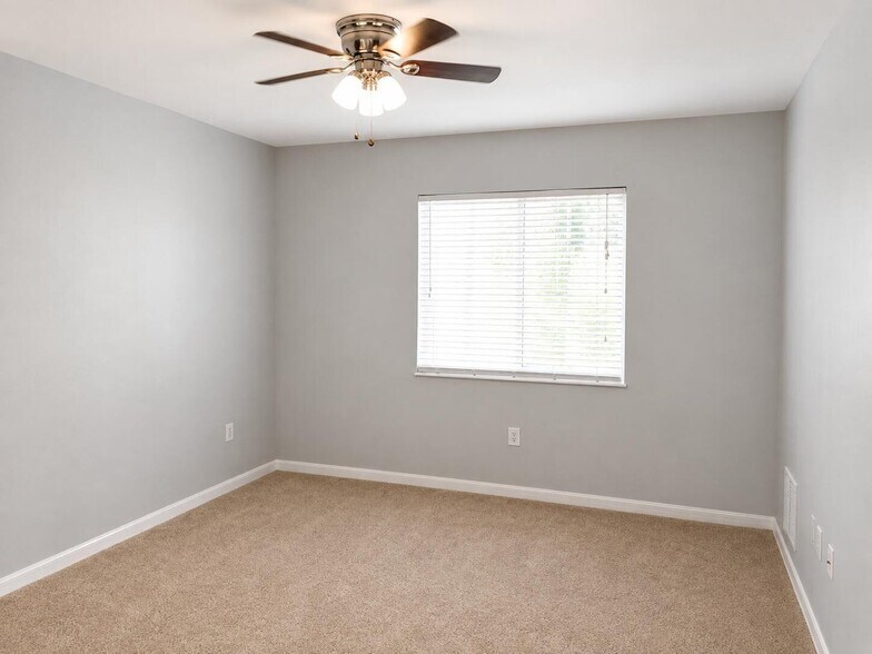 Building Photo - 6521 Emerald Dunes Dr