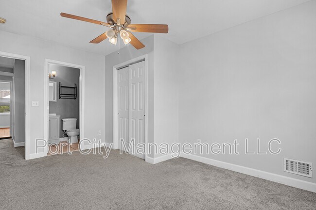 Building Photo - 1125 Haubert St