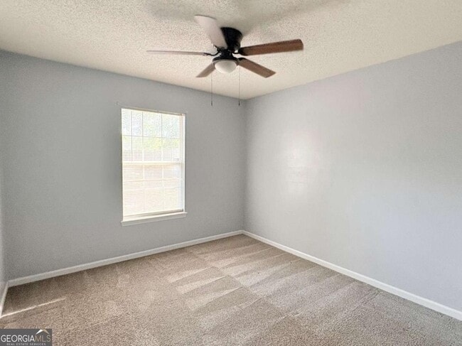 Building Photo - 304 McQueen Cir