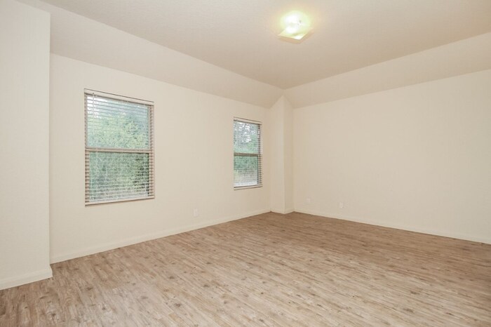 Building Photo - 4730 War Horse Dr