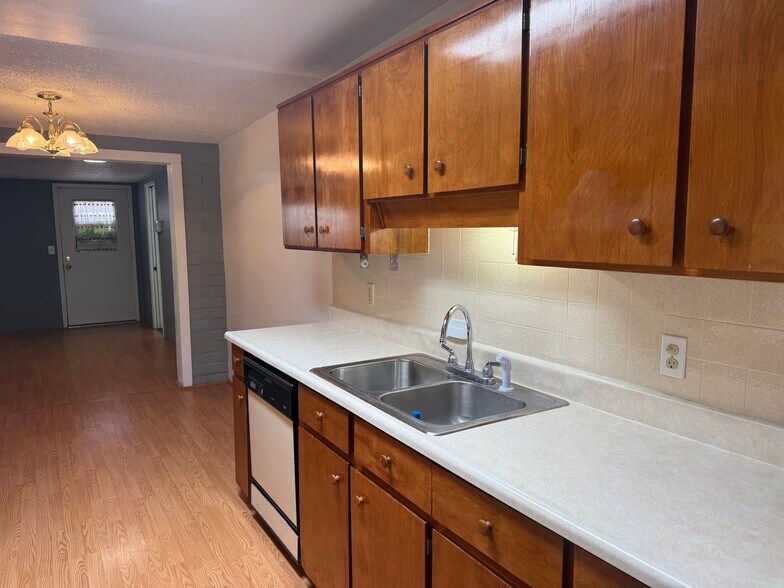 Building Photo - 3412 S Jessica Ave