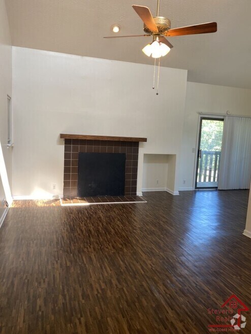 Building Photo - 419 Oriole Dr