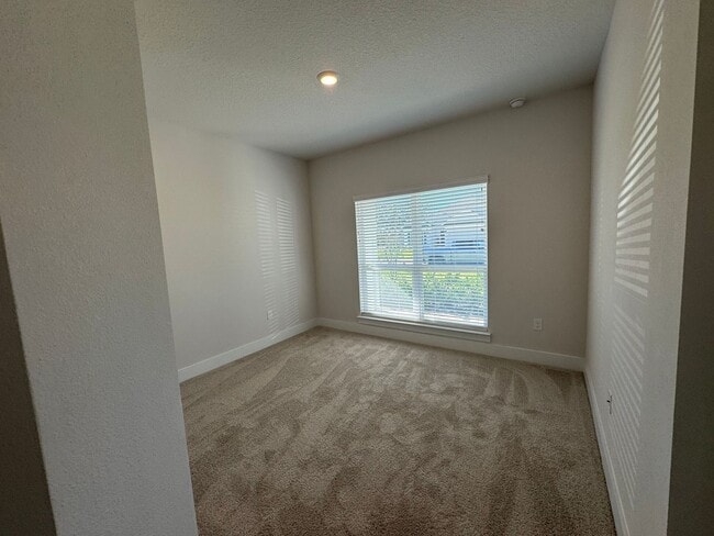 Building Photo - Gulf Breeze - Roman Oaks - 4 Bedroom, 3 Ba...