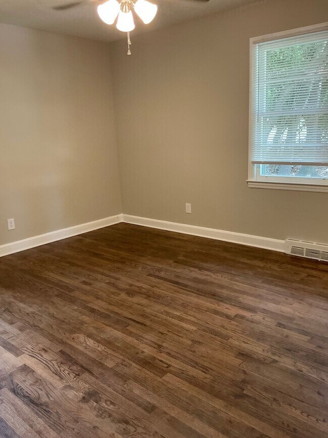 Building Photo - Now Available! Newly Renovated 3 BR/2 BA i...