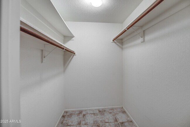 Building Photo - 4303 E Cactus Rd