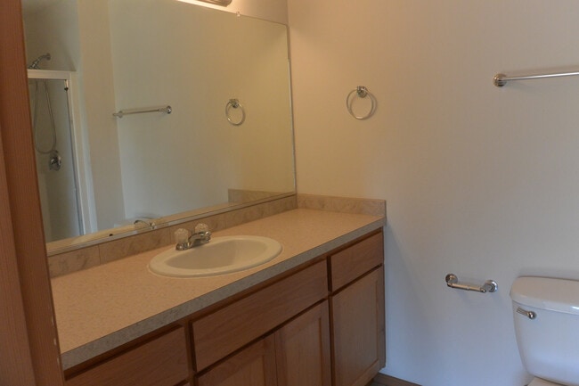 Building Photo - 4825 Northeast 124th Ct.