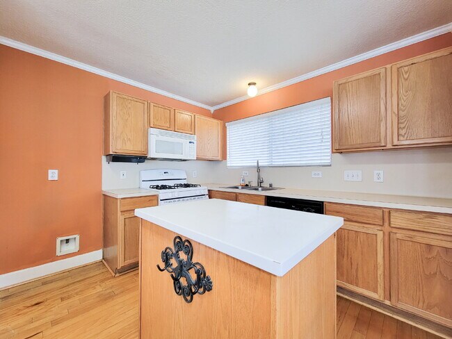 Building Photo - 3 Bed Single-Family Home in Parkside At Perry 77070