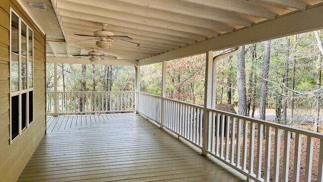 Building Photo - Charming Cottage Style 4 bedroom, 2 bathroom home in Lagrange! Must See!