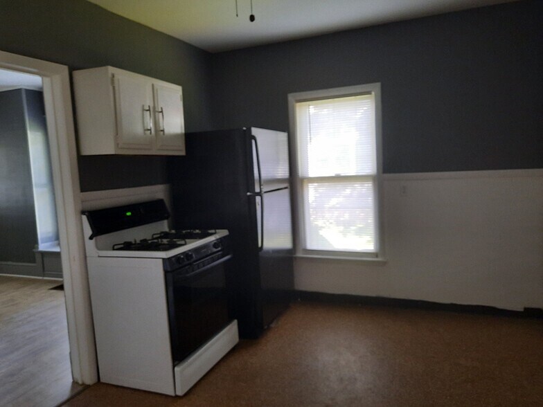 Building Photo - 203 Wilson St