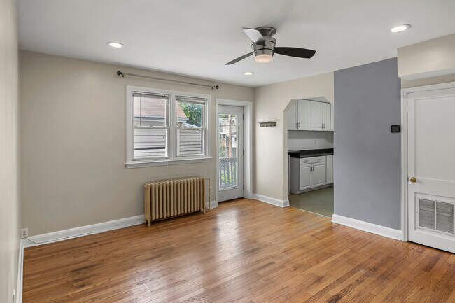 Building Photo - 1332 Dellwood Ave