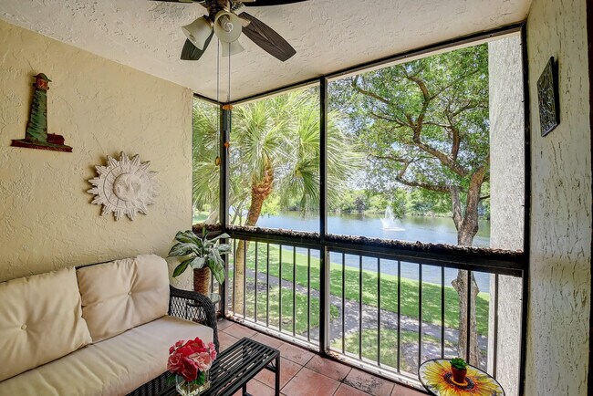 Building Photo - 950 Lavers Cir