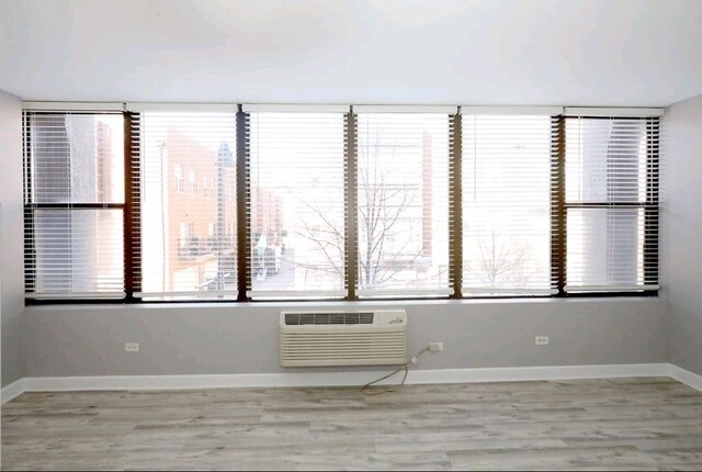 Building Photo - 345 E Eastgate Pl