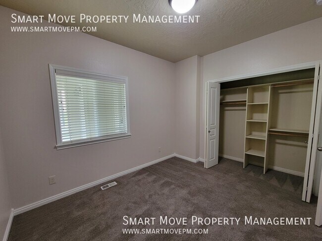 Building Photo - 3618 N Alexis Way
