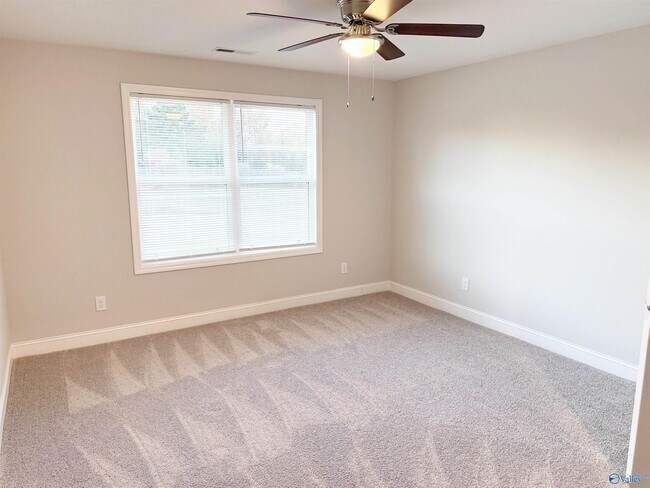 Building Photo - 118 Fuller Dr