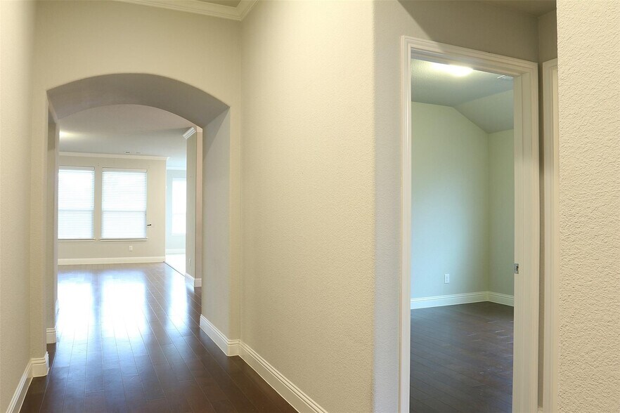 Building Photo - 1108 Kingston Ct