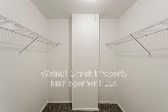 Building Photo - 5520 Beavercrest Dr