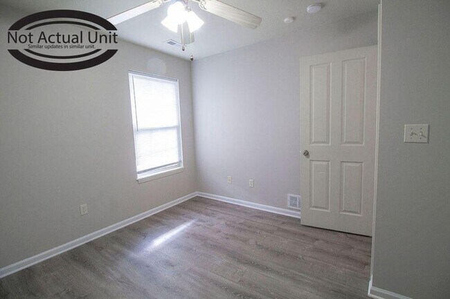 Building Photo - 1524 Bodie Dr