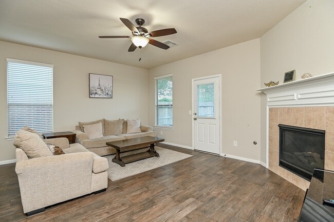 Building Photo - 15406 Key Crest Ln