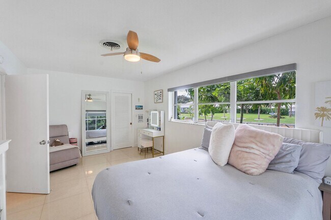 Building Photo - 772 Apple Tree Ln