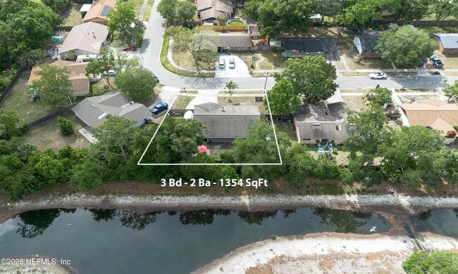 Building Photo - 972 Dostie Cir