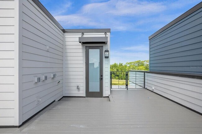 Building Photo - 2368 Brix St